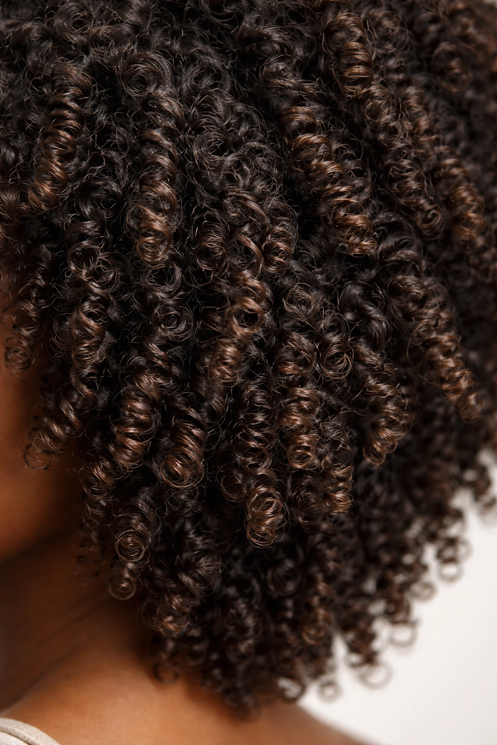 Close-up of 4A hair with small circumference and defined curls